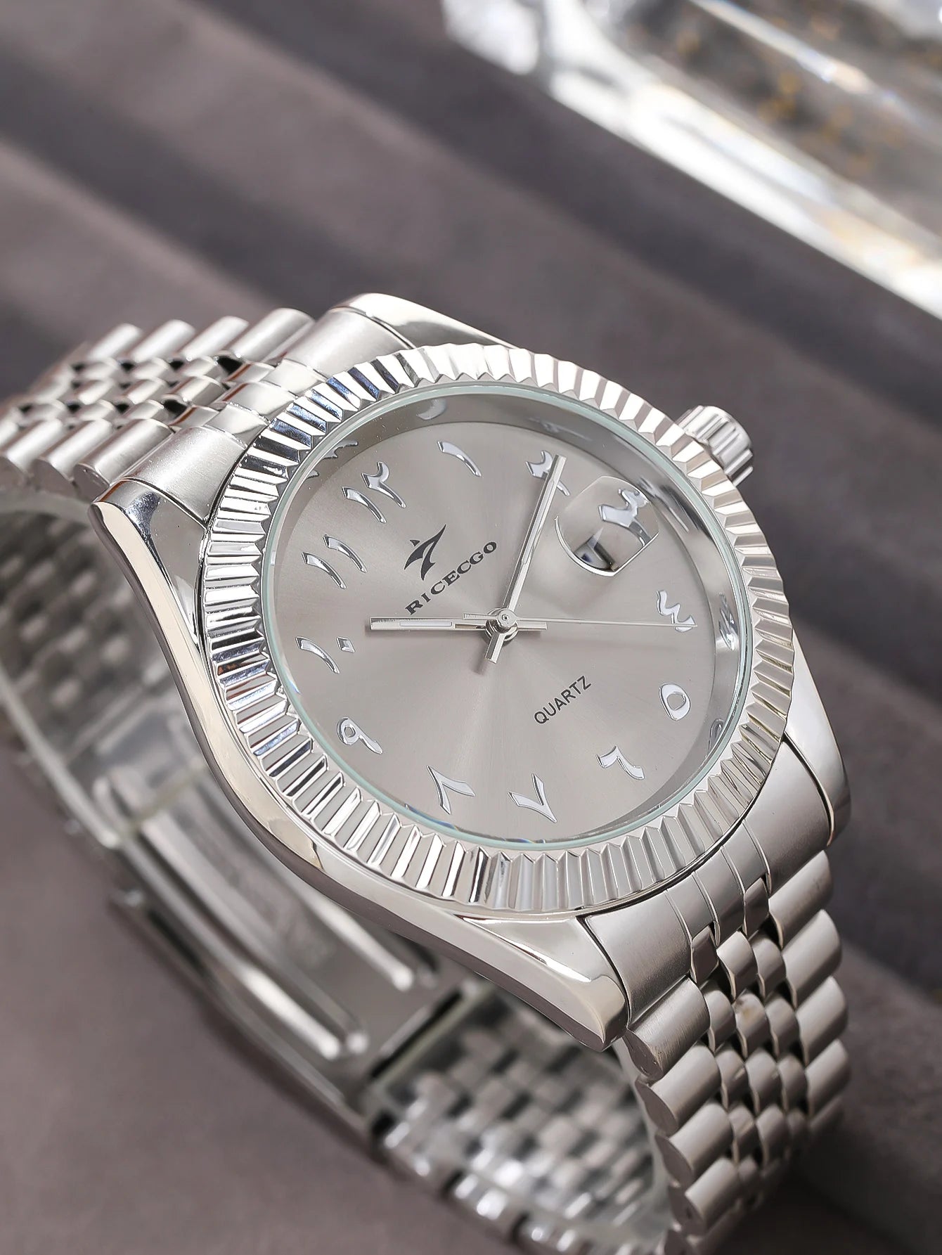 Luxury Quartz Watch — Stainless Steel Business Style
