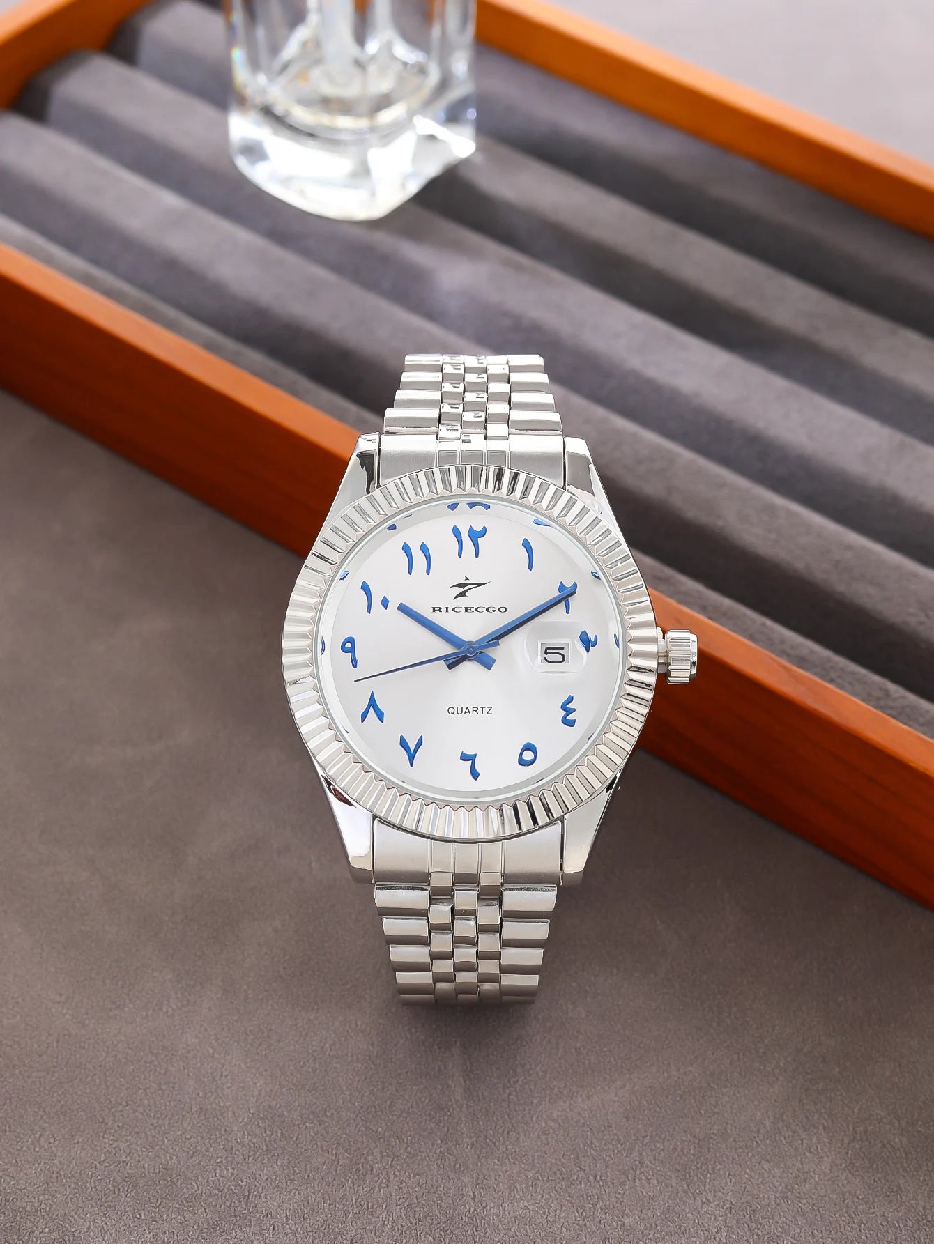 Luxury Quartz Watch — Stainless Steel Business Style